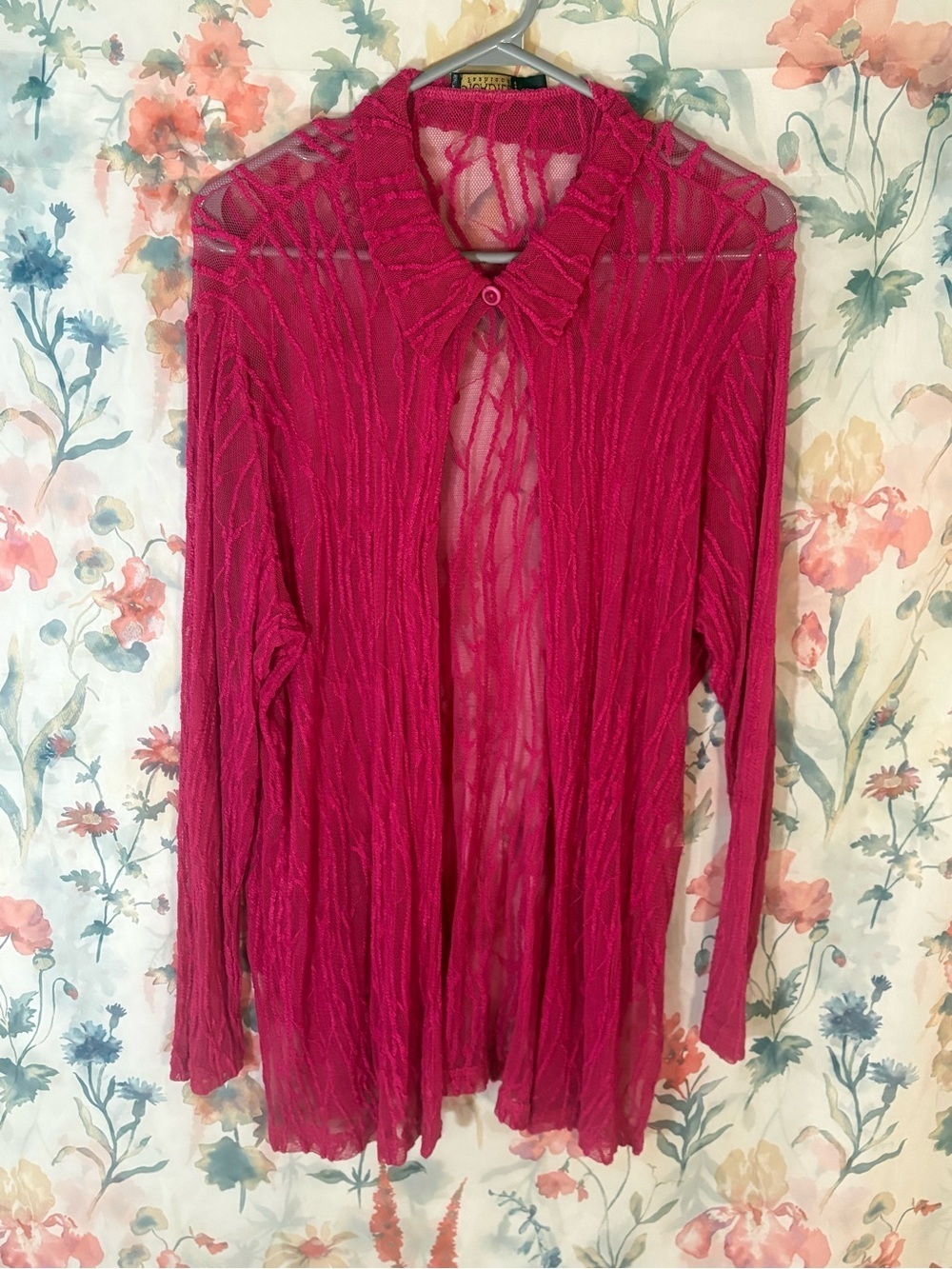 Vintage Sheer Crinkle Button-Top in Fuchsia